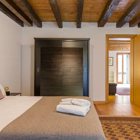 Downtown Apartment *